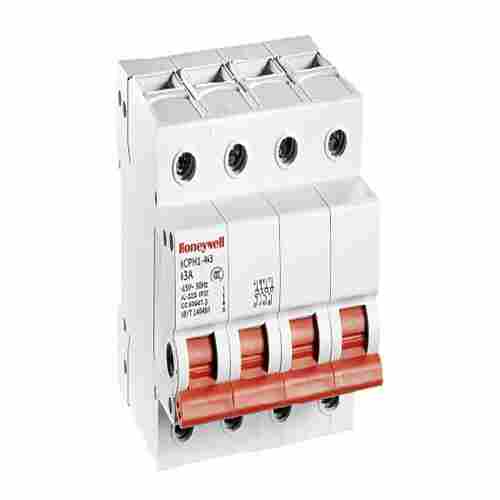 本实用新型公开了一种压力变送器的遮阳罩