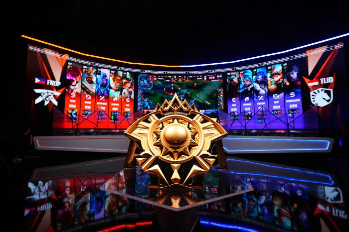 决胜巅峰M6总决赛菲律宾战队夺冠 中国游戏出海