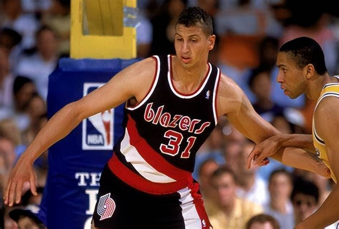 1984届选秀中鲍维与帕金斯：从榜眼到水货的尴尬