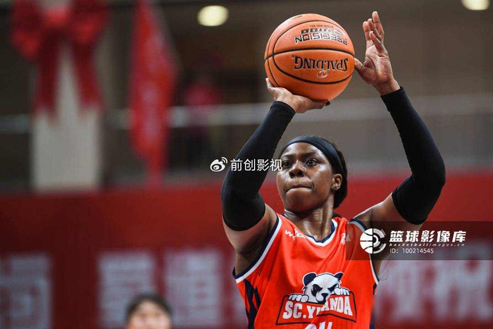 四川女篮大胜上海队 奥贡鲍尔首战17分助队取关