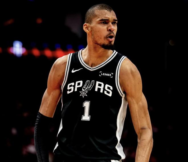 文班亚马右脚踝伤势将缺