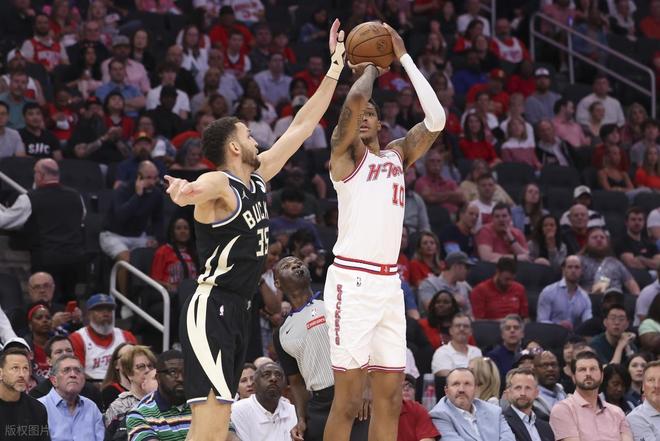 火箭谢泼德三分狂飙助队取四连胜 申京伤退带伤