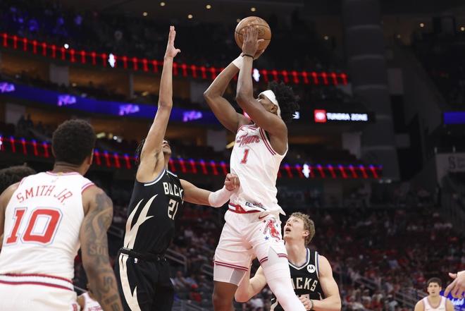 火箭谢泼德三分狂飙助队取四连胜 申京伤退带伤