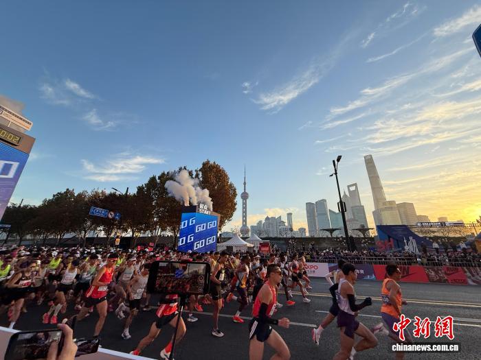 肯尼亚选手刷新上海马拉松女子组赛会纪录，埃