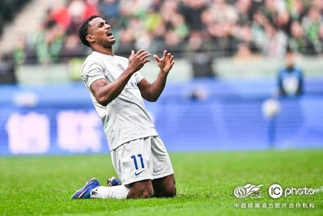 陈晋一任意球破门 申花客场逼平国安